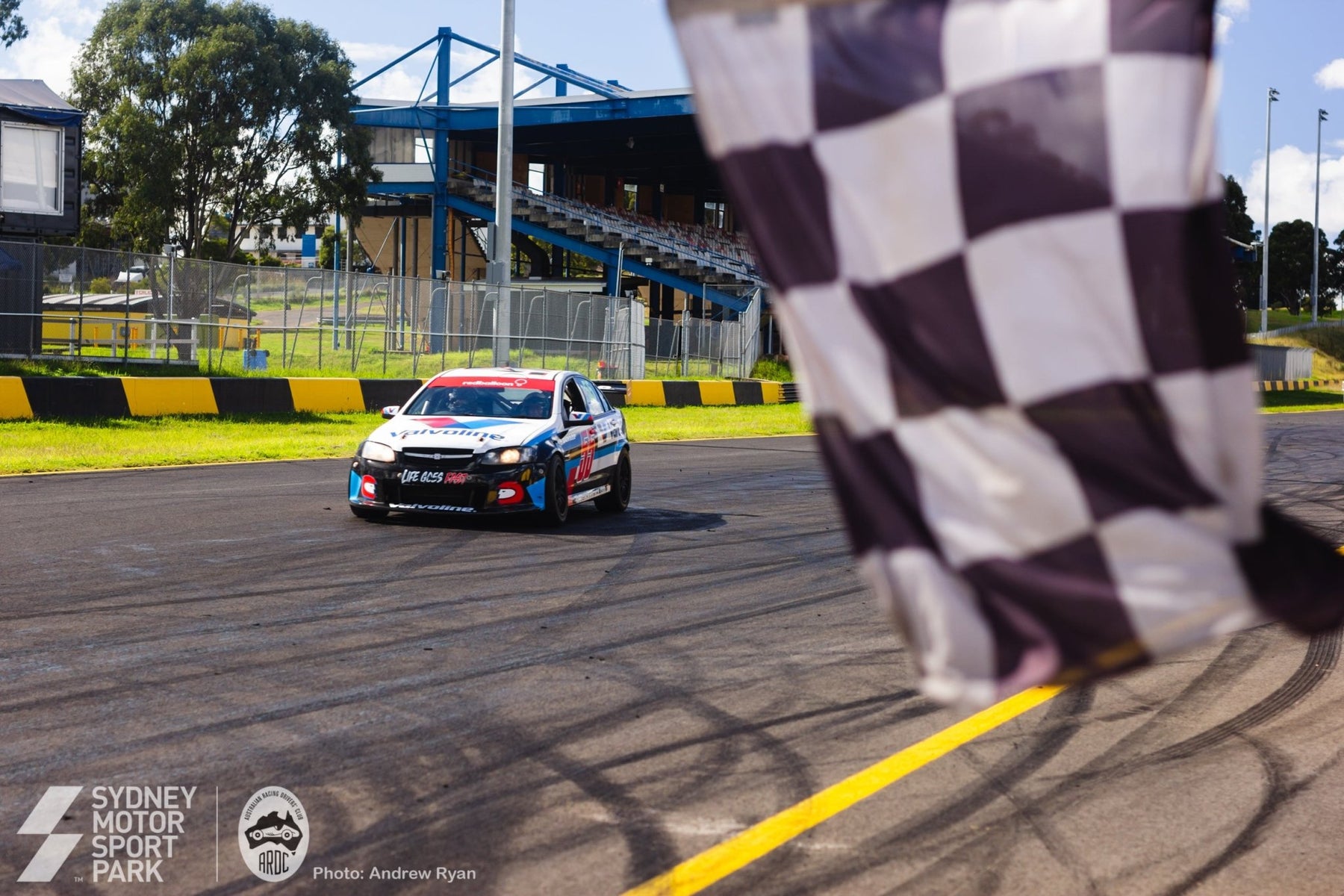 Fastrack V8 Race Experience – Sydney Motorsport Park Events and Online Shop